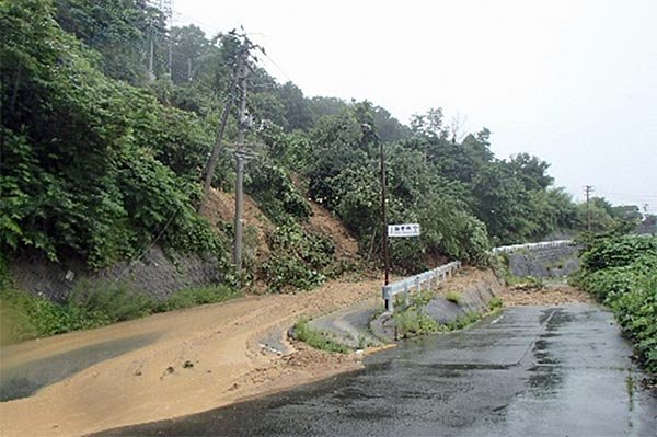 陣ケ峰地区　土砂崩れ