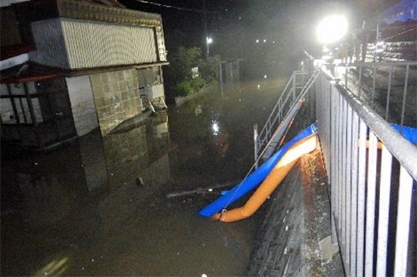 最上川左岸（堀内川端地区） 排水作業1