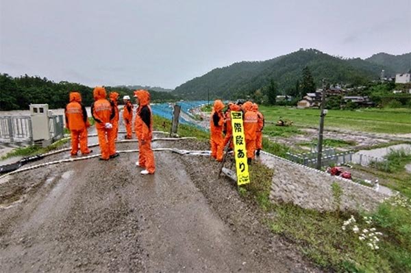 犀川左岸（生坂村小立野） 排水作業