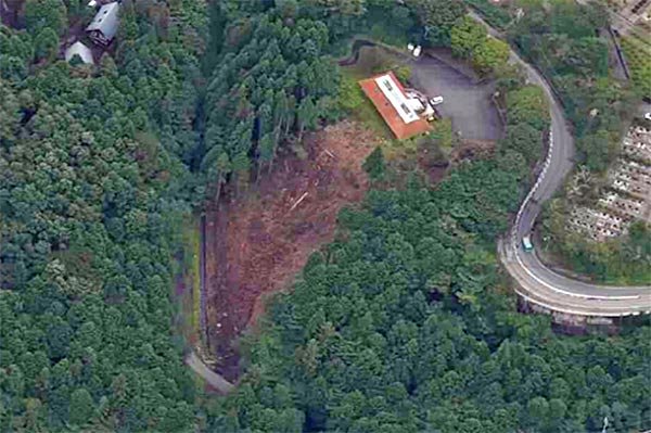 ③塩嶺高原別荘地 法面崩落