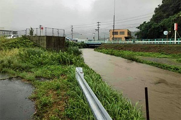 白石川（8月13日18時）R303付近より上流を望む