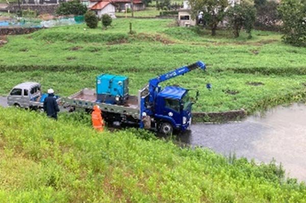 吾郷地区（川敷谷川）内水排水作業