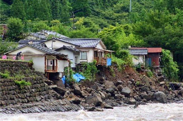 玖珠川右岸（8022番36先）ブルーシート掛け