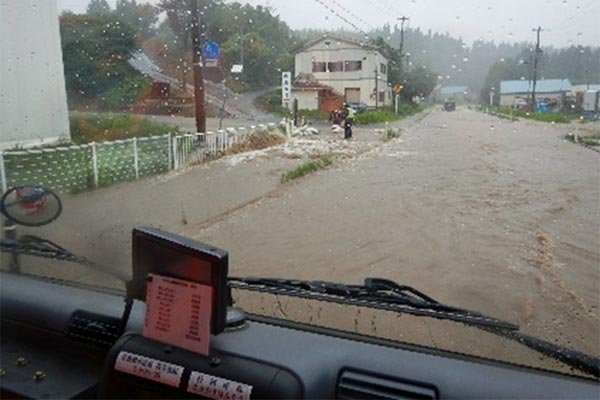 国道7号線（綴子地内）冠水状況