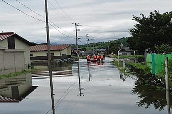 救助活動（東大塚地内）