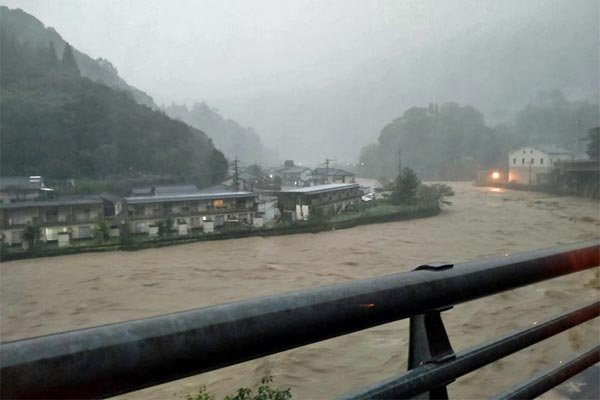 一ツ瀬川水位上昇状況