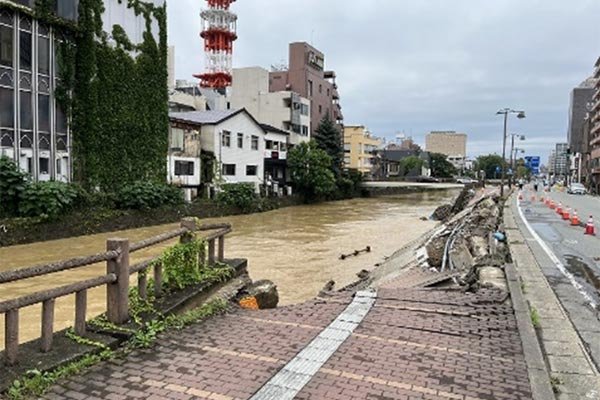 中通地区の歩道崩落被害 住民の避難誘導