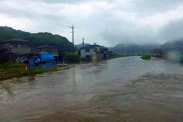 石田川下流から上流方向（岐阜市北野西山地先）