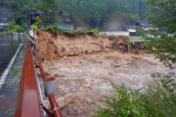 ②加茂川左岸（早栃橋付近）避難誘導