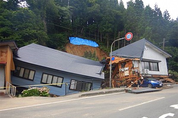 土砂による家屋倒壊