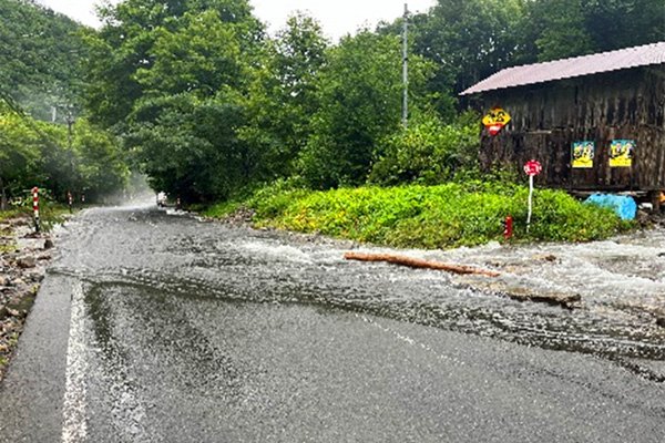 道路冠水(高須賀地内)