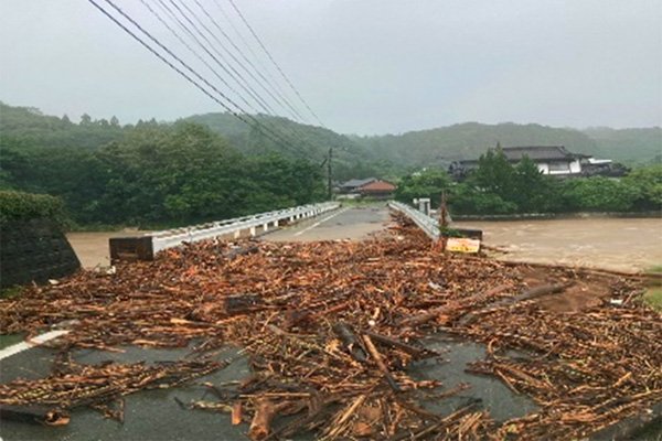 広報活動中（御船川右岸）