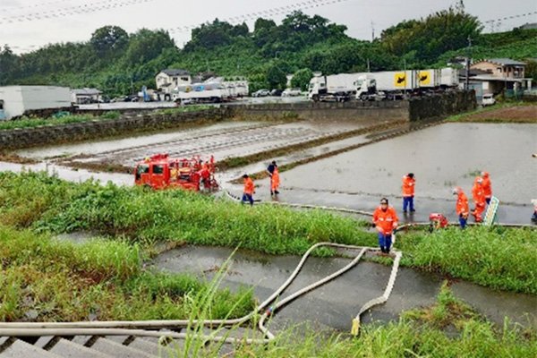 排水作業（御船川左岸）