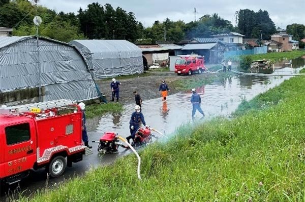 江合川右岸（兀山谷地地先）排水作業