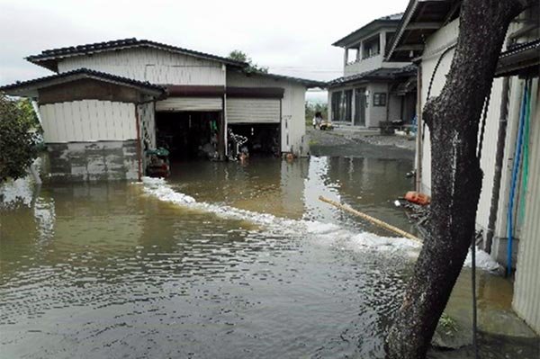 ③ハサミ堤周辺住宅（大平前地先）積み土のう工