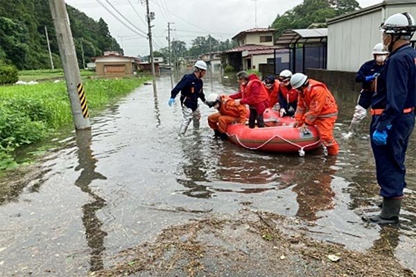 美里町北浦字姥ヶ沢地内出来川越水による救助活動
