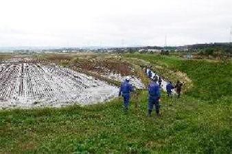 黄金川左岸（表郷番沢字桜下23地先）堤防巡視（行方不明者捜索）