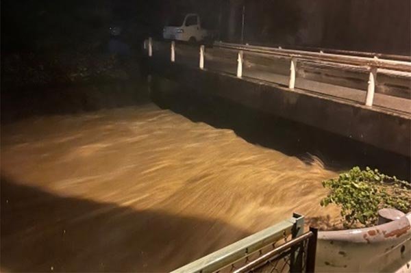 取ヶ谷戸橋（小杉区）水位巡視
