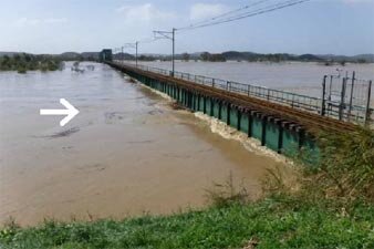 信濃川（大河津分水路）JR越後線信濃川分水橋梁付近の状況