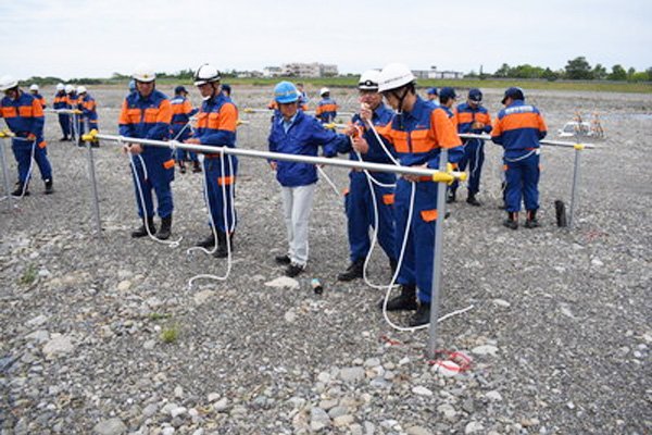 ロープワークの基礎実技講習